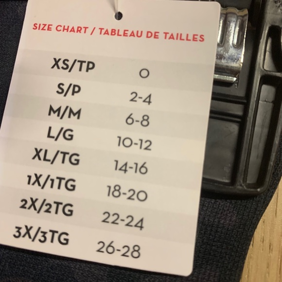 SPANX LOOK AT ME NOW CROPPED LEGGINGS - Picture 5 of 5